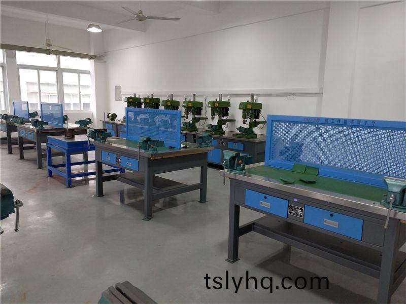 現代鉗工實訓室