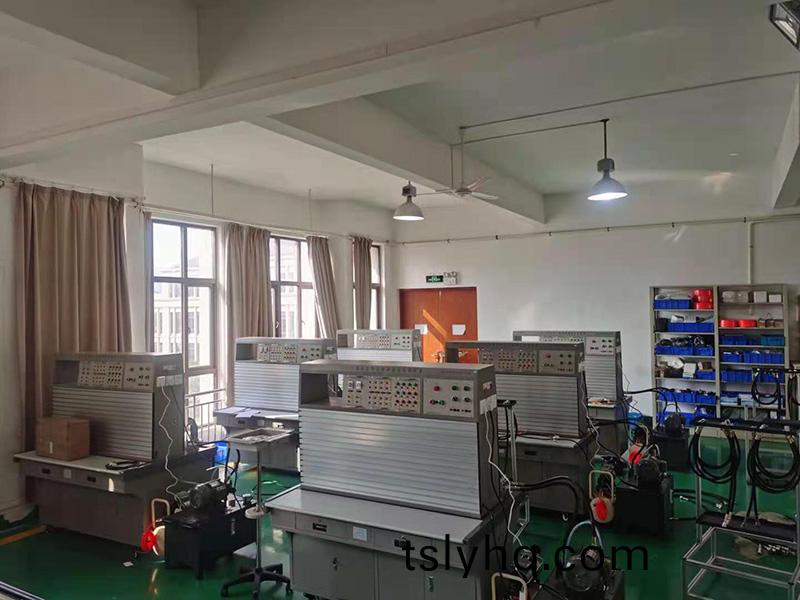 液壓與氣動實訓(xun)室