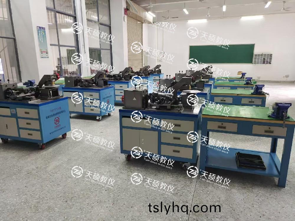 裝配(pei)鉗工實(shi)訓(xun)室